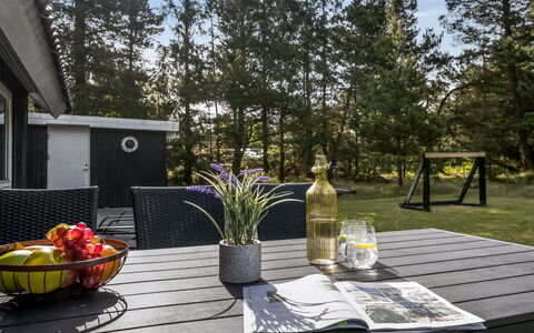 Ottil - 1.5Km from the Sea: Dak, Huis, Huis, Verblijf, Deur, Siding, Dek, Veranda, Plank, Hardwood