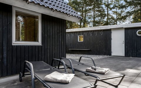 Ottil - 1.5Km from the Sea: Dak, Huis, Huis, Verblijf, Deur, Siding, Dek, Veranda, Plank, Hardwood