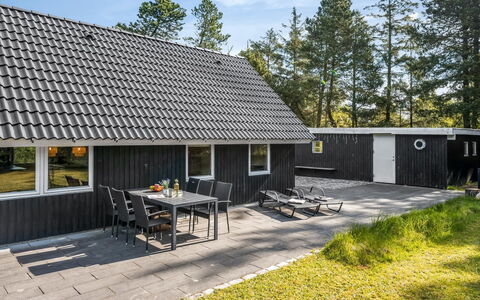 Ottil - 1.5Km from the Sea: Dak, Huis, Huis, Verblijf, Deur, Siding, Dek, Veranda, Plank, Hardwood