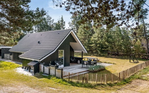 Ottil - 1.5Km from the Sea: Dak, Huis, Huis, Verblijf, Deur, Siding, Dek, Veranda, Plank, Hardwood