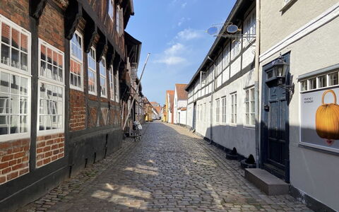 Constance - 23Km from the Sea: Hout, Dak, Huis, Huis, Architectuur, Siding, Land Lot, Verblijf, Schuur, Garden Gebouwen