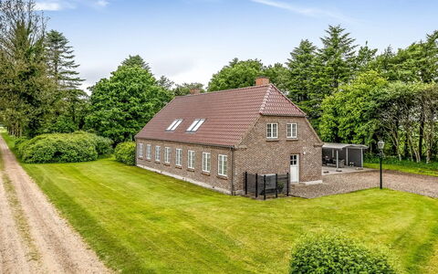 Constance - 23Km from the Sea: Hout, Dak, Huis, Huis, Architectuur, Siding, Land Lot, Verblijf, Schuur, Garden Gebouwen