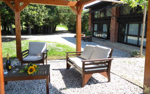 Venice Photobirding, Nature And Culture: Meubilair, Hout, Buitenmeubels, Stoel, Hardwood, Schaduw, Beits, Buitentafel, Tuin, Outdoor Structuur