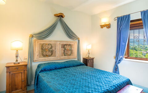 Antica Villa Della Lana: Meubilair, Interieur Ontwerp, Slaapkamer, Bed, Laken, Bedding, Verdieping, Verlichting, Flooring, Linens