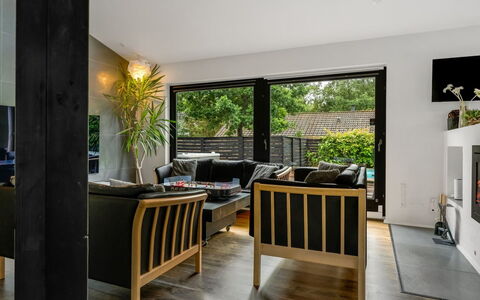 Ejnarine - 1.5Km from the Sea: Meubilair, Interieur Ontwerp, Flooring, Muur, Verdieping, Bankstel, Hout, Woonkamer, Plafond, Houten Vloer