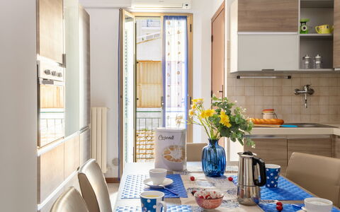 Suite Acquamare: Meubilair, Interieur Ontwerp, Keuken, Toestel Van De Keuken, Hout, Flooring, Tableware, Major Appliance, Stoel, Tafel