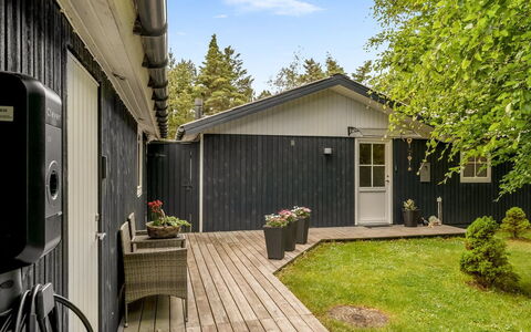 Emelrik - 2Km from the Sea: Hout, Huis, Veranda, Dek, Hardwood, Dak, Beits, Houten Vloer, Eco Hotel