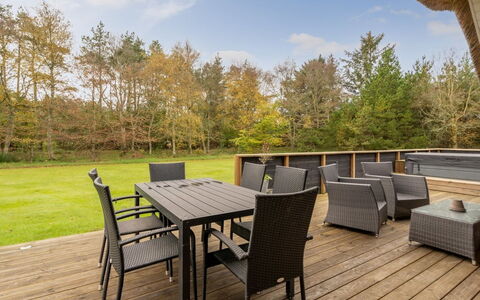 Rietrikki - 2.4Km from the Sea: Meubilair, Hout, Stoel, Tafel, Flooring, Hardwood, Houten Vloer, Beits, Buitenmeubels, Keuken En Eettafel