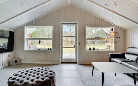 Rietrikki - 2.4Km from the Sea: Interieur Ontwerp, Meubilair, Plafond, Hout, Lichte Inrichting, Flooring, Bankstel, Woonkamer, Huis, Verdieping