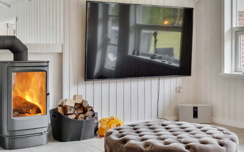 Rietrikki - 2.4Km from the Sea: Meubilair, Flooring, Verdieping, Haard, Interieur Ontwerp, Huis, Houtkachel, Kamer, Woonkamer