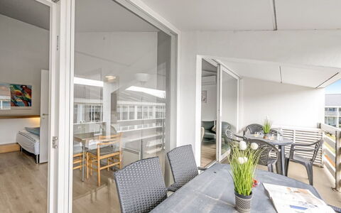 Jari - 200M from the Sea: Huis, Verblijf, Veranda, Siding, Boerderij, Outdoor Structuur