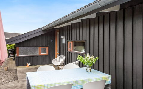 Ayda - 200M from the Sea: Huis, Huis, Dak, Woongebied, Verblijf, Landgoed, Boerderij, Gazon, Landscaping, Siding