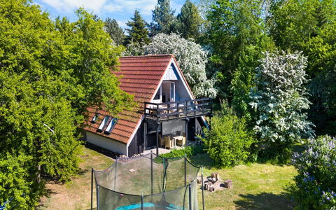 Sunna - 1Km from the Sea: Verblijf, Tuin, Gazon, Schaduw, Werf, Garden Gebouwen, Backyard, Park, Boerderij, Blokhut