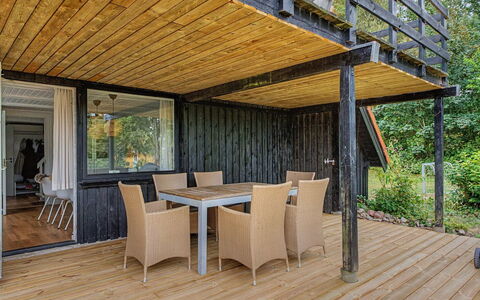 Sunna - 1Km from the Sea: Dak, Huis, Land Lot, Huis, Verblijf, Landgoed, Garden Gebouwen, Schaduw, Blokhut, Landscaping