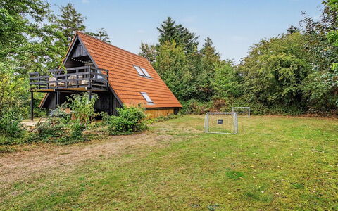 Sunna - 1Km from the Sea: Dak, Huis, Land Lot, Huis, Verblijf, Landgoed, Garden Gebouwen, Schaduw, Blokhut, Landscaping