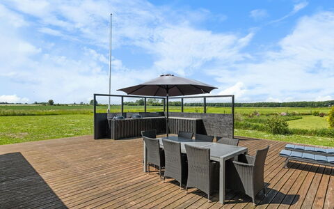 Ung - 460M from the Sea: Huis, Dak, Huis, Verblijf, Struik, Groundcover, Landgoed, Boerderij, Siding, Garden Gebouwen