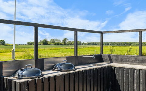 Ung - 460M from the Sea: Huis, Dak, Huis, Verblijf, Struik, Groundcover, Landgoed, Boerderij, Siding, Garden Gebouwen