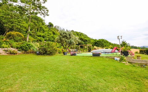 Douce Campagne: Tuin, Buitenmeubels, Toevlucht, Schaduw, Vrije Tijd, Gazon, Eco Hotel, Landscaping, Tent, Park