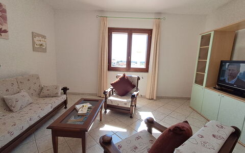 La Casetta Di Greise: Meubilair, Flooring, Interieur Ontwerp, Verdieping, Tafel, Plafond, Appartement, Kamer, Verlichting, Woonkamer