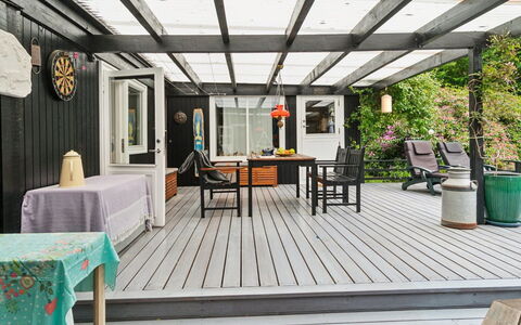 Nette - 100M from the Sea: Hout, Flooring, Interieur Ontwerp, Verdieping, Meubilair, Houten Vloer, Kamer, Plafond, Beits, Hardwood