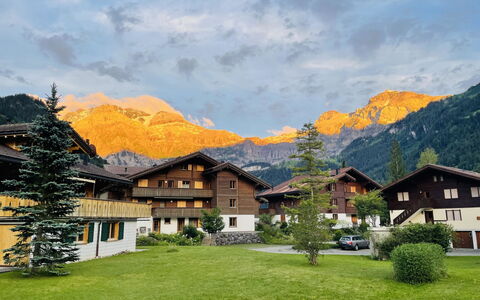 Bergecho Eg Mitte: Bergachtig Landvormen, Berg, Bergketen, Heuvel, Huis, Hoogland, Heuvel Station, Vallei, Ridge, Alpen