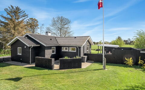 Herwarth - 400M from the Sea: Landgoed, Schaduw, Oprit, Boerderij