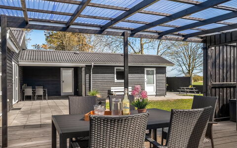 Herwarth - 400M from the Sea: Landgoed, Schaduw, Oprit, Boerderij