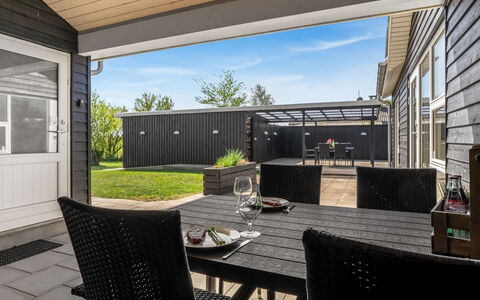 Herwarth - 400M from the Sea: Landgoed, Schaduw, Oprit, Boerderij