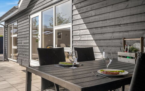 Herwarth - 400M from the Sea: Landgoed, Schaduw, Oprit, Boerderij