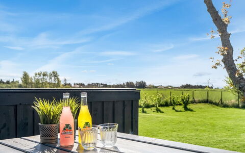 Herwarth - 400M from the Sea: Landgoed, Schaduw, Oprit, Boerderij