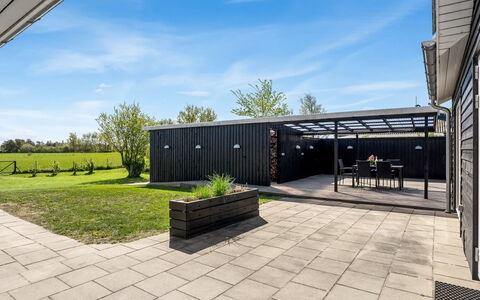 Herwarth - 400M from the Sea: Landgoed, Schaduw, Oprit, Boerderij