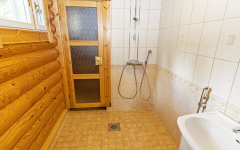 Niiniranta: Hout, Flooring, Verdieping, Loodgieterswerkinrichting, Kamer, Beits, Loodgieter, Hardwood, Badkamer, Tegel