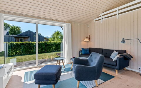 Kody - 400M from the Sea: Huis, Huis, Deur, Dak, Verblijf, Landgoed, Tuin, Schaduw, Siding, Werf