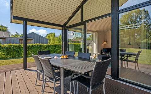 Kody - 400M from the Sea: Huis, Huis, Deur, Dak, Verblijf, Landgoed, Tuin, Schaduw, Siding, Werf