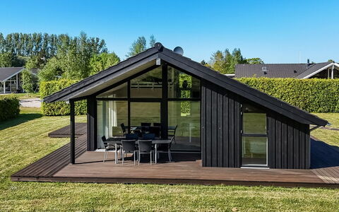 Kody - 400M from the Sea: Huis, Huis, Deur, Dak, Verblijf, Landgoed, Tuin, Schaduw, Siding, Werf