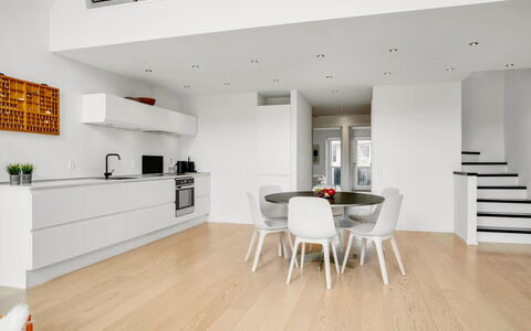 Anelle - 2.5Km from the Sea: Flooring, Interieur Ontwerp, Meubilair, Verdieping, Hout, Houten Vloer, Plafond, Lichte Inrichting, Keuken, Verlichting