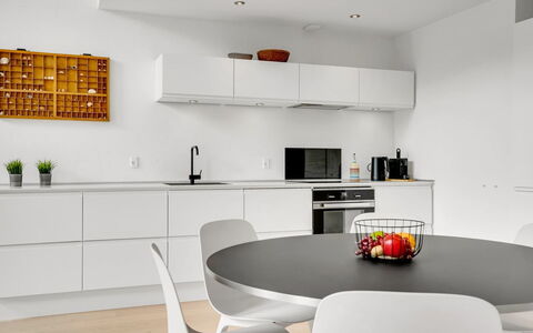Anelle - 2.5Km from the Sea: Meubilair, Interieur Ontwerp, Keuken, Flooring, Countertop, Cabinetry, Verdieping, Toestel Van De Keuken, Hout, Plafond