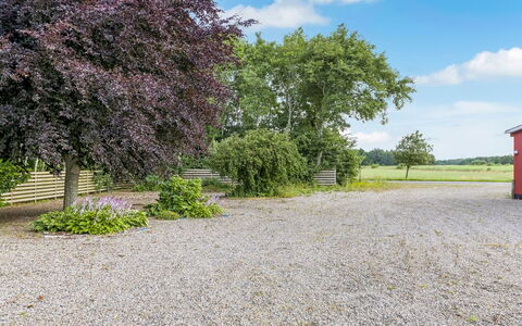 Kukka - 16Km from the Sea: Struik, Tuin, Groundcover, Landscaping, Oprit, Gazon, Werf, Schaduw, Park