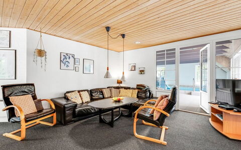 Ulf - 2Km from the Sea: Meubilair, Interieur Ontwerp, Flooring, Verdieping, Bankstel, Hout, Plafond, Woonkamer, Stoel, Houten Vloer
