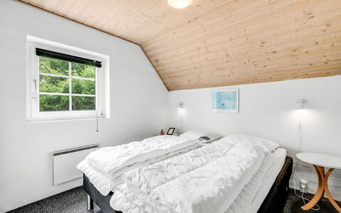 Ulf - 2Km from the Sea: Hout, Huis, Verblijf, Slaapkamer, Freezing, Sneeuw, Bed, Bedding, Winter, Daylighting