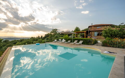 Casale Sunset: Zwembad, Landgoed, Eco Hotel, Toevlucht, Villa, Hacienda, Boerderij, Buitenmeubels, Badplaats, Landscaping