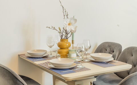 Prague Centre 109: Meubilair, Interieur Ontwerp, Hout, Tafel, Flooring, Stoel, Tableware, Eetkamer, Verdieping, Keuken En Eettafel