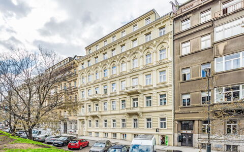 Prague Centre 109: Gebouw, Appartement, Condominium, Family Car, Gemengd Gebruik, Luxevoertuig, Parking