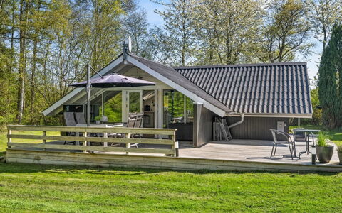 Lovis - 570M from the Sea: Dak, Huis, Huis, Verblijf, Siding, Landgoed, Oprit, Garden Gebouwen, Werf, Schuur