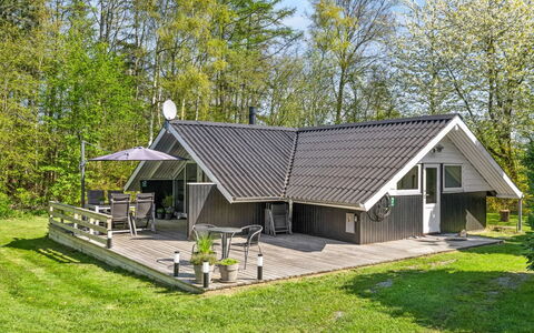 Lovis - 570M from the Sea: Dak, Huis, Huis, Verblijf, Siding, Landgoed, Oprit, Garden Gebouwen, Werf, Schuur