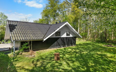 Lovis - 570M from the Sea: Dak, Huis, Huis, Verblijf, Siding, Landgoed, Oprit, Garden Gebouwen, Werf, Schuur