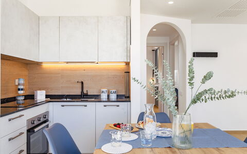 Brezza Costa Conero: Meubilair, Keuken, Toestel Van De Keuken, Countertop, Interieur Ontwerp, Flooring, Muur, Hout, Major Appliance, Cabinetry