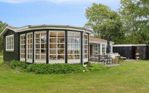 Catalin - 50M from the Sea: Tuin, Verblijf, Landgoed, Outdoor Structuur, Gazon, Werf, Schaduw, Garden Gebouwen, Landscaping, Boerderij