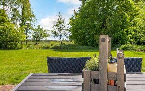 Aatos - 2Km from the Sea: Hout, Huis, Veranda, Dek, Hardwood, Dak, Beits, Houten Vloer, Eco Hotel