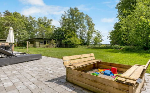 Aatos - 2Km from the Sea: Hout, Huis, Veranda, Dek, Hardwood, Dak, Beits, Houten Vloer, Eco Hotel